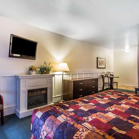 Rodeway Inn & Suites 낙스헤드 외부 사진