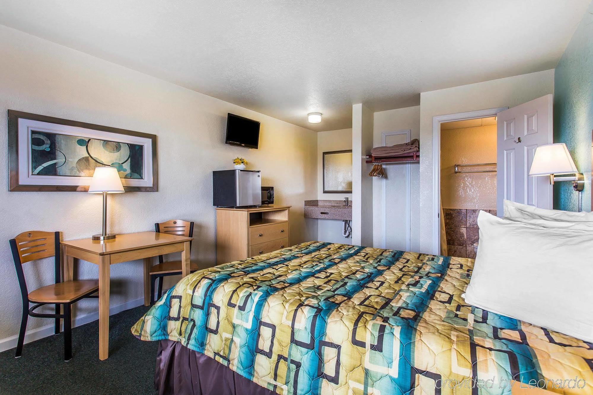Rodeway Inn & Suites 낙스헤드 외부 사진