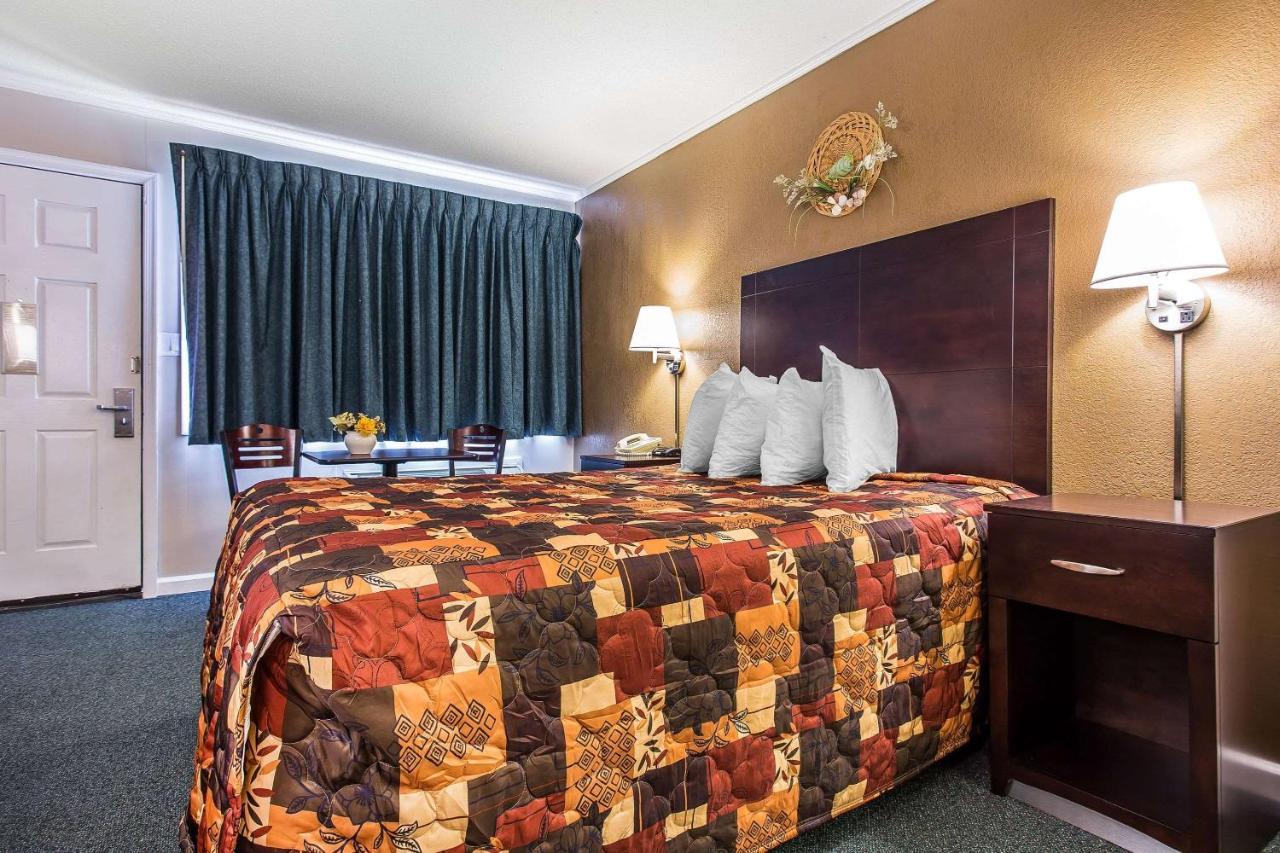 Rodeway Inn & Suites 낙스헤드 외부 사진