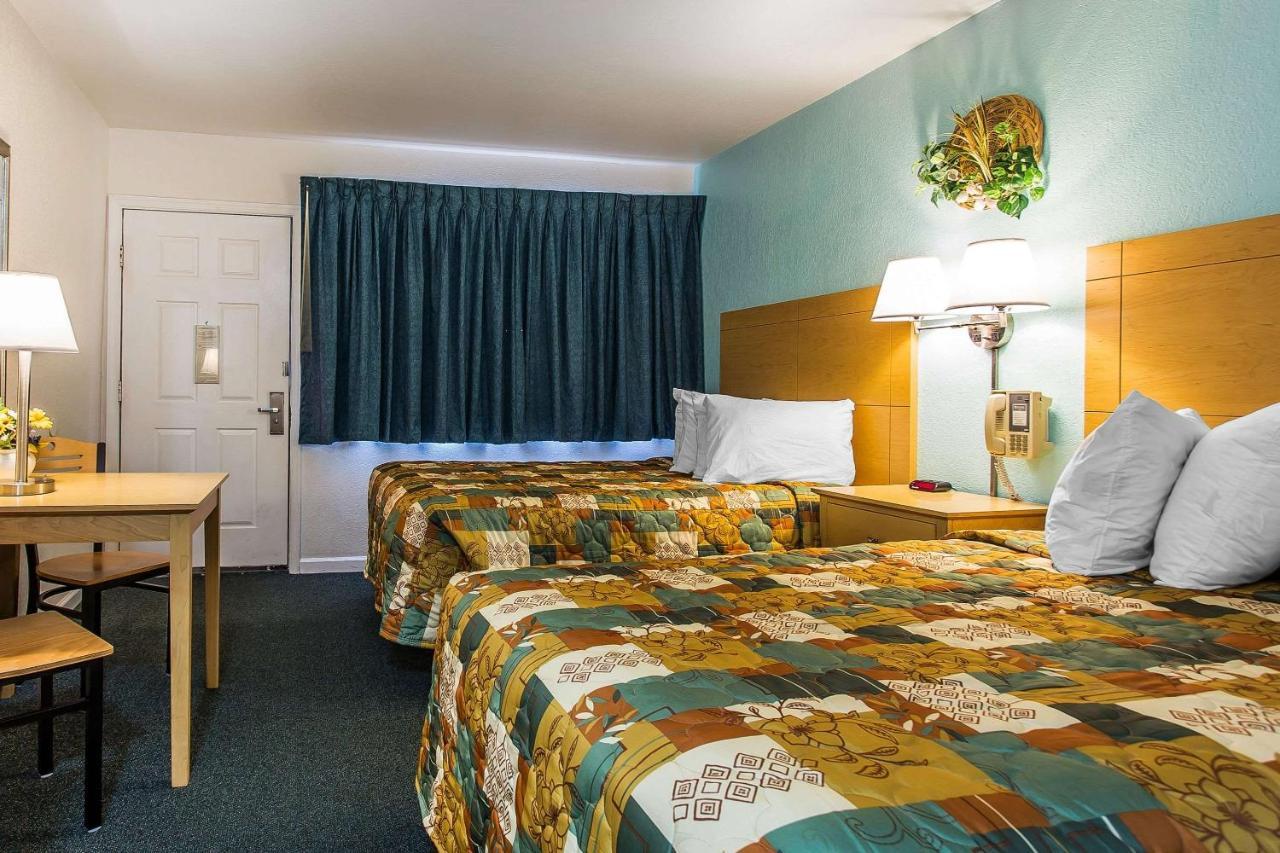 Rodeway Inn & Suites 낙스헤드 외부 사진